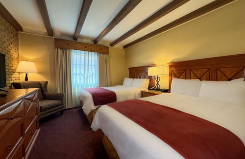 Western Division Hotel | Central Laredo Stay w/Two Pools, Hot Tub & Grill