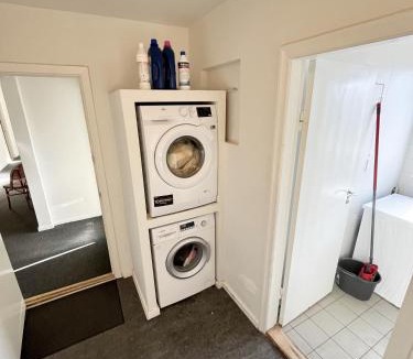 Aalborg Municipality House | Central Large Double Room with free parking