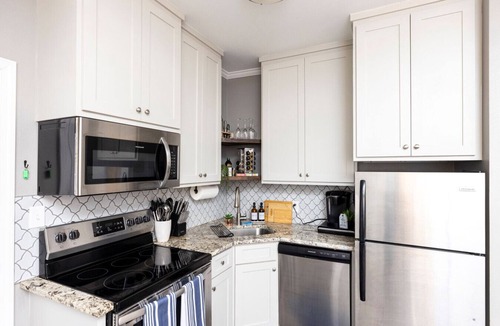 Downtown Little Rock Apartment | Central Little Rock:Pet Friendly|Near Park |Museum