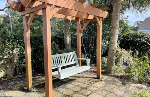 Demere Park Cottage | Central location to EVERYTHING! Fenced private use pool!