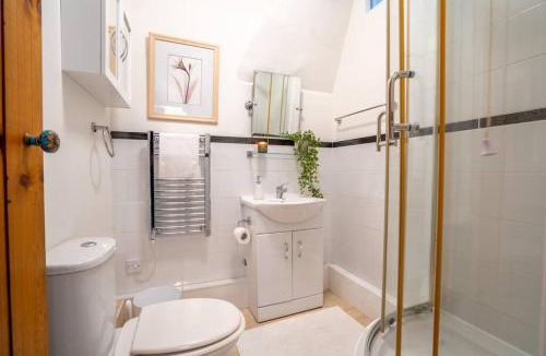 Ashby-de-la-Zouch Apartment | Central location, 3 BR, 3 Bath, sleeps 6, fast wifi