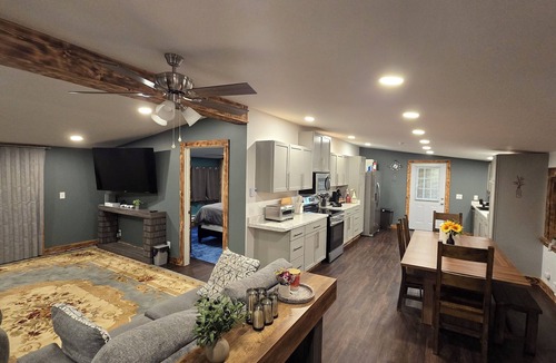 Westmoreland House | Central location. 5min from exit 32 NYS Thruway. 10min from Turning stone