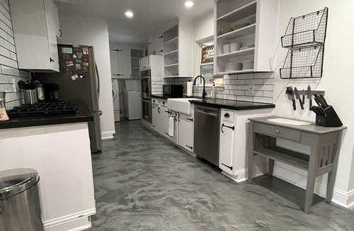 Spring Branch East House | Central location and great for families