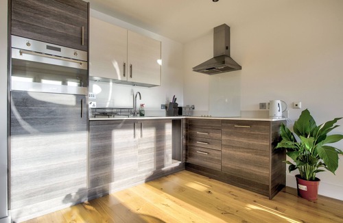 West End House | ✔Central Location ✔Bus Stop ✔Free Parking ✔WiFi