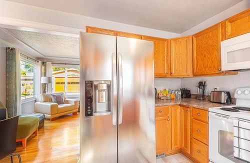 Alberta Arts District House | CENTRAL LOCATION, DUPLEX CLOSE TO ALBERTA ART DISTRICT!