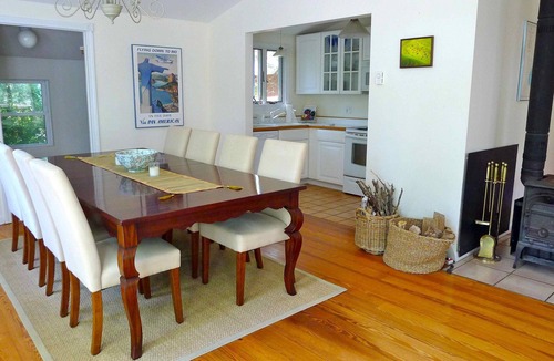 Vineyard Haven Apartment | Central location for your vacation