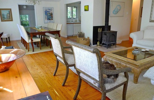 Vineyard Haven Apartment | Central location for your vacation