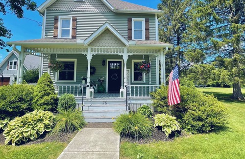 Elmira House | Central Location - HOT TUB, close to lakes, wineries, Corning, Watkins Glen