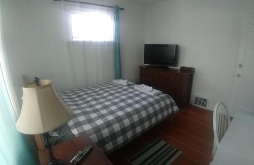 Rosedale House | Central Location Master Bedroom