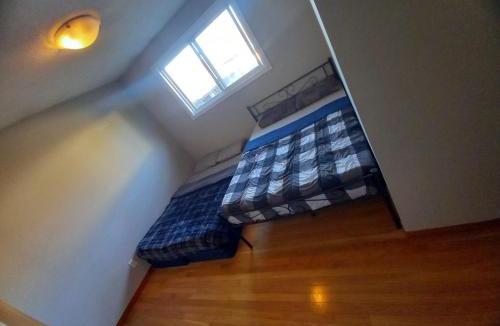 Kitchener House | Central Location New Year Stay- Free Parking & Fast Wifi