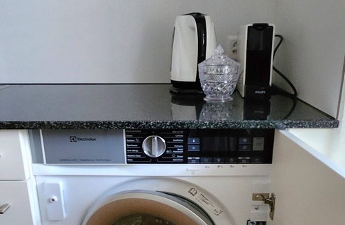 Werd Apartment | Central Location Spacious 2-BR Apartment 3A