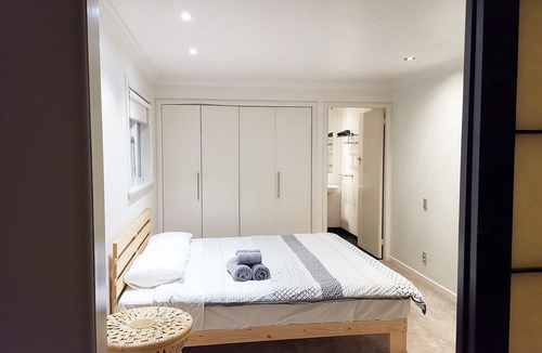 Greenlane House | Central Location Spacious Comfortable House in Greenlane