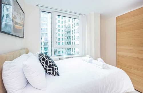 Vauxhall Apartment | Central London 2 Bed Riverside