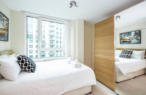 Vauxhall Apartment | Central London 2 Bed Riverside