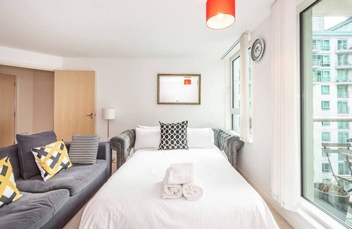 Vauxhall Apartment | Central London 2 Bed Riverside