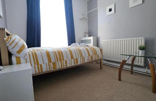 Walworth House | Central London Stay for 3