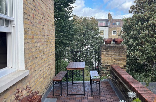Mildmay Apartment | Central London Two Storey Flat