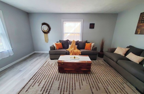 Southside House | Central Louisville Gem – King Size Bed