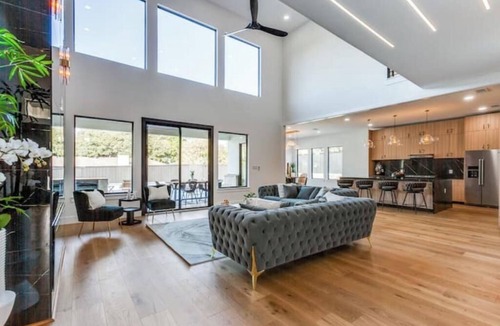 Northwest Dallas House | Central Luxury 4BR with Pool