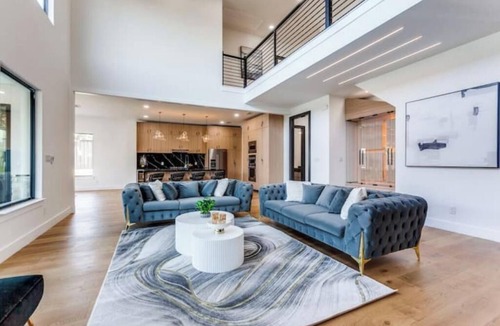 Northwest Dallas House | Central Luxury 4BR with Pool