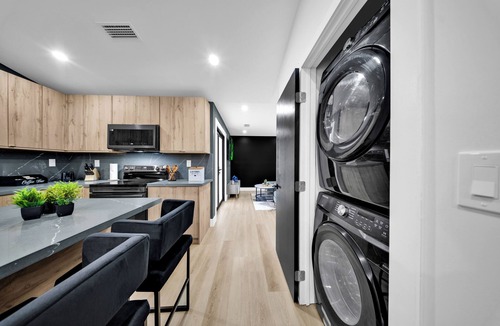 Ludlam House | Central Miami Family Entertainment Home