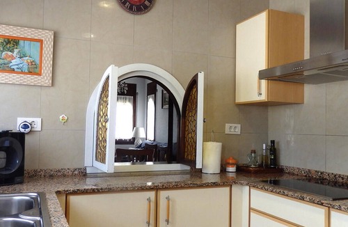 Miami Platja Cottage | Central Miami Villa with Private Pool and Wifi