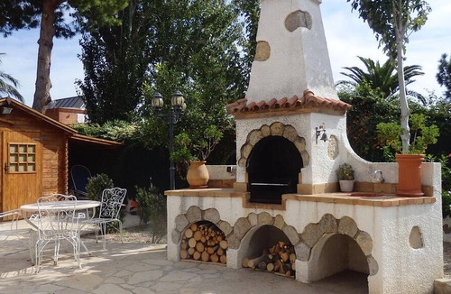 Miami Platja Cottage | Central Miami Villa with Private Pool and Wifi
