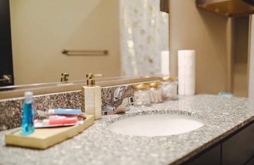 Central Midtown Apartment | Central Midtown Location Walkable to Attractions