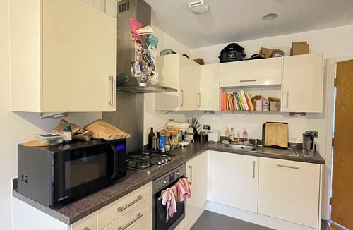 Hackney Wick Apartment | Central & Modern 1BD Flat with Balcony, Hackney!