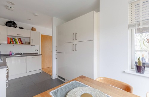 Hackney Wick Apartment | Central & Modern 1BD Flat with Balcony, Hackney!