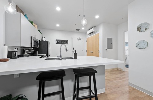 Downtown Columbus Bed & Breakfast | Central Modern Apartment