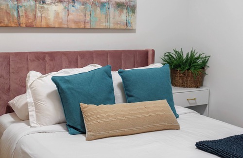 Downtown Columbus Bed & Breakfast | Central Modern Apartment