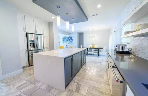 Ederville House | Central Modern Home in DFW Fort Worth Arlington