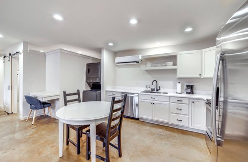 Owasso Apartment | Central & Modern Studio w/Workspace in Owasso!