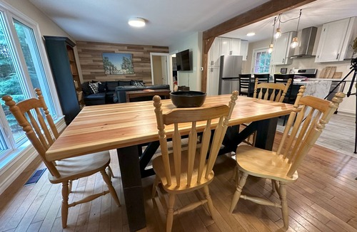 Huntsville House | Central Muskoka, beach, dock, game rm, watercraft, 6 beds