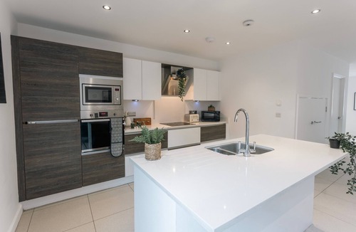 Gateshead House | Central Newcastle Retreat