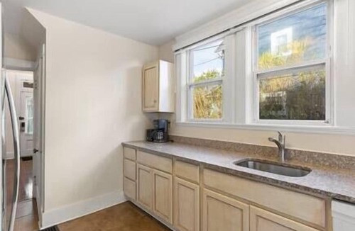 Oakmont House | Central Oakmont Oasis