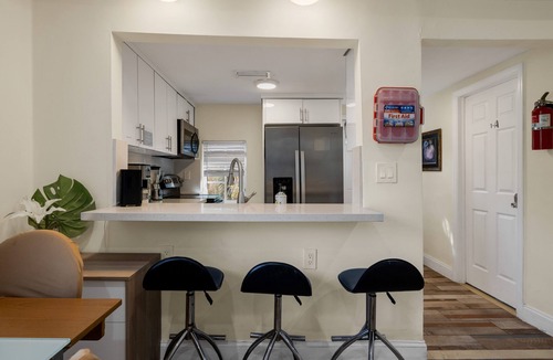 Little Haiti House | Central Oasis Free Parking