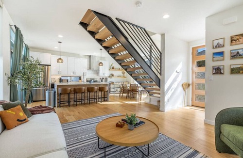 North Beacon Hill Villa | Central Oasis: Roof Terrace