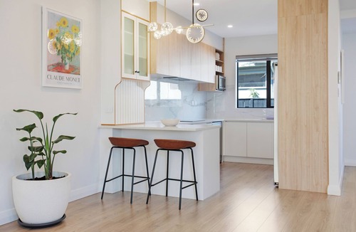 Sandringham Apartment | Central Oasis Townhouse with Parking