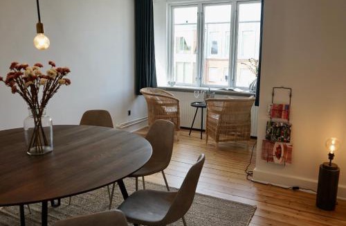 Vejle Apartment | Central og rummelig lejlighed i Vejle