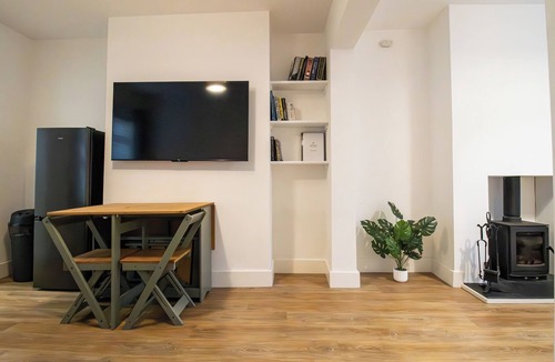 Longford House | Central Oswestry 2 Bedroom House