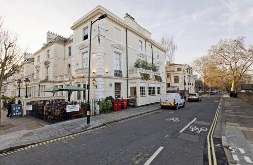 Westbourne Green Apartment | Central Paddington London 4 Bed with work space