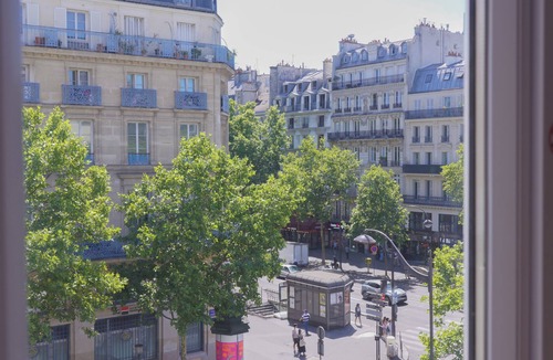 Porte-Saint-Martin Apartment | Central Paris 2BR – Walk to Marais & Opera
