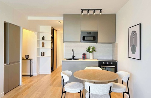 13th Arrondissement Apartment | Central Paris Premium flat balcony & lift for 5