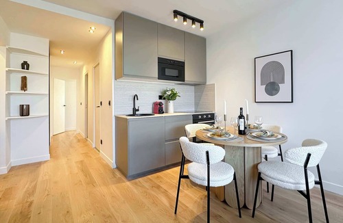 13th Arrondissement Apartment | Central Paris Premium flat balcony & lift for 5