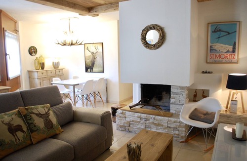 St. Moritz Apartment | CENTRAL PENTHOUSE WITH A GREAT LAKE VIEW-StMoritz Dorf