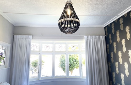 Petone House | Central Petone, 5 minutes walk to the beach