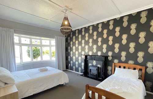 Petone House | Central Petone, 5 minutes walk to the beach