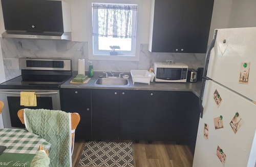 Edmundston Apartment | Central place, next to highway, smart tv+netflix+prime+wifi